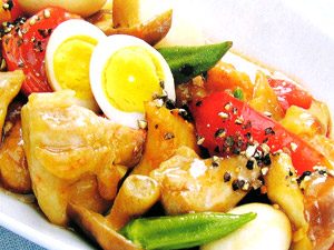 簡単鶏肉おつまみレシピ～鶏モモ肉のトマトとオクラの中華炒め