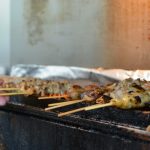 自宅でフライパンでもできるプロの味！鶏皮焼き鳥の作り方と職人直伝調味料レシピ